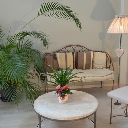 Le Logis De Saint-Martin Bed & Breakfast Haute-Goulaine ภายนอก รูปภาพ